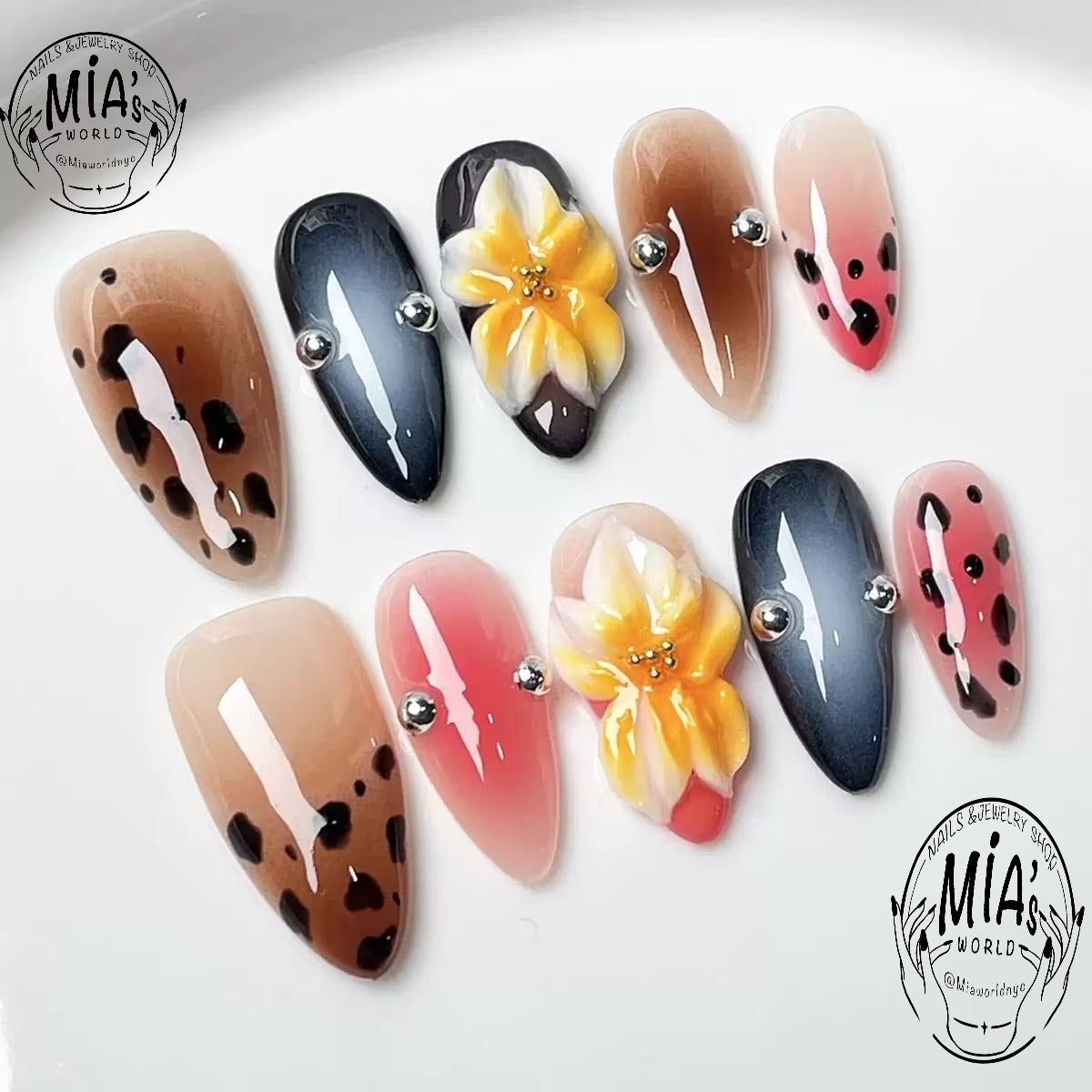 - Mia World Handmade Press-On Nail Set summer animal