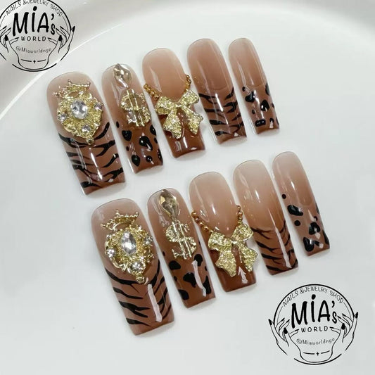 - Mia World Handmade Press-On Nail Set gold tigers long