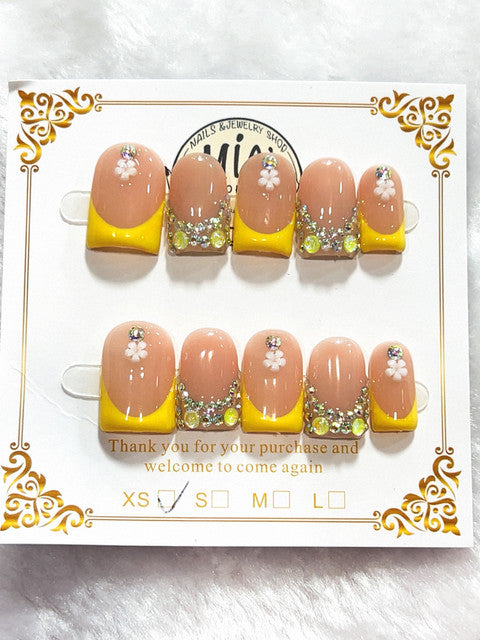 Sunshine Daisy French handmade press-on nails - image 1