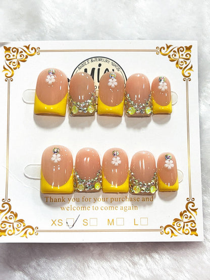 Sunshine Daisy French handmade press-on nails - image 2
